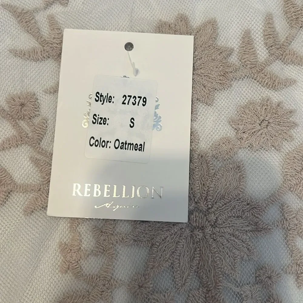 NWT Rebellion szS “oatmeal” color long lace embroidered vest cover up kimono - Picture 4 of 15